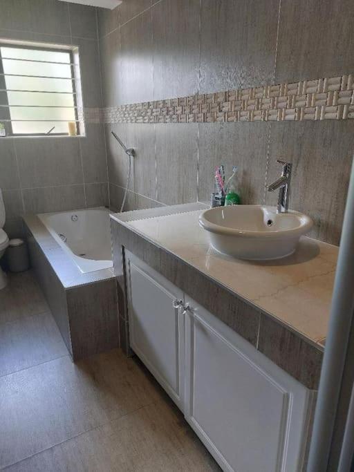 The Hide Out - Home Away From Home Johannesburg Bagian luar foto